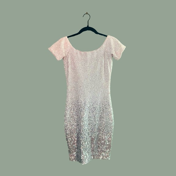 Dress the Population Larissa Off Shoulder Silver Ombre Sequin Mini Dress Sz S - Picture 2 of 8